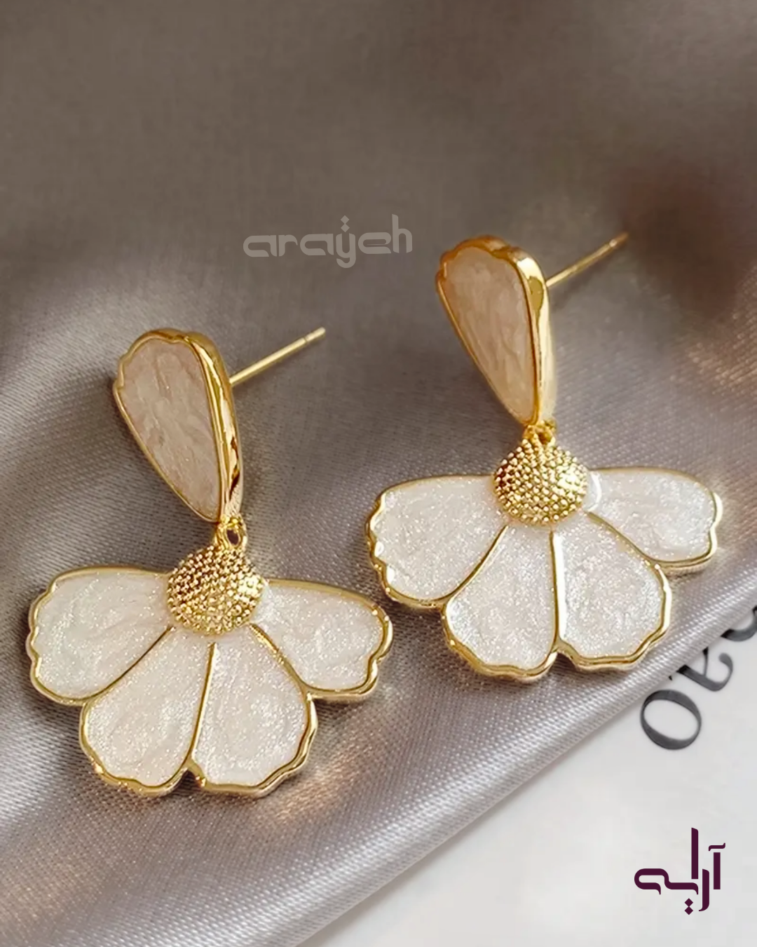 Blanc Bloom Earrings