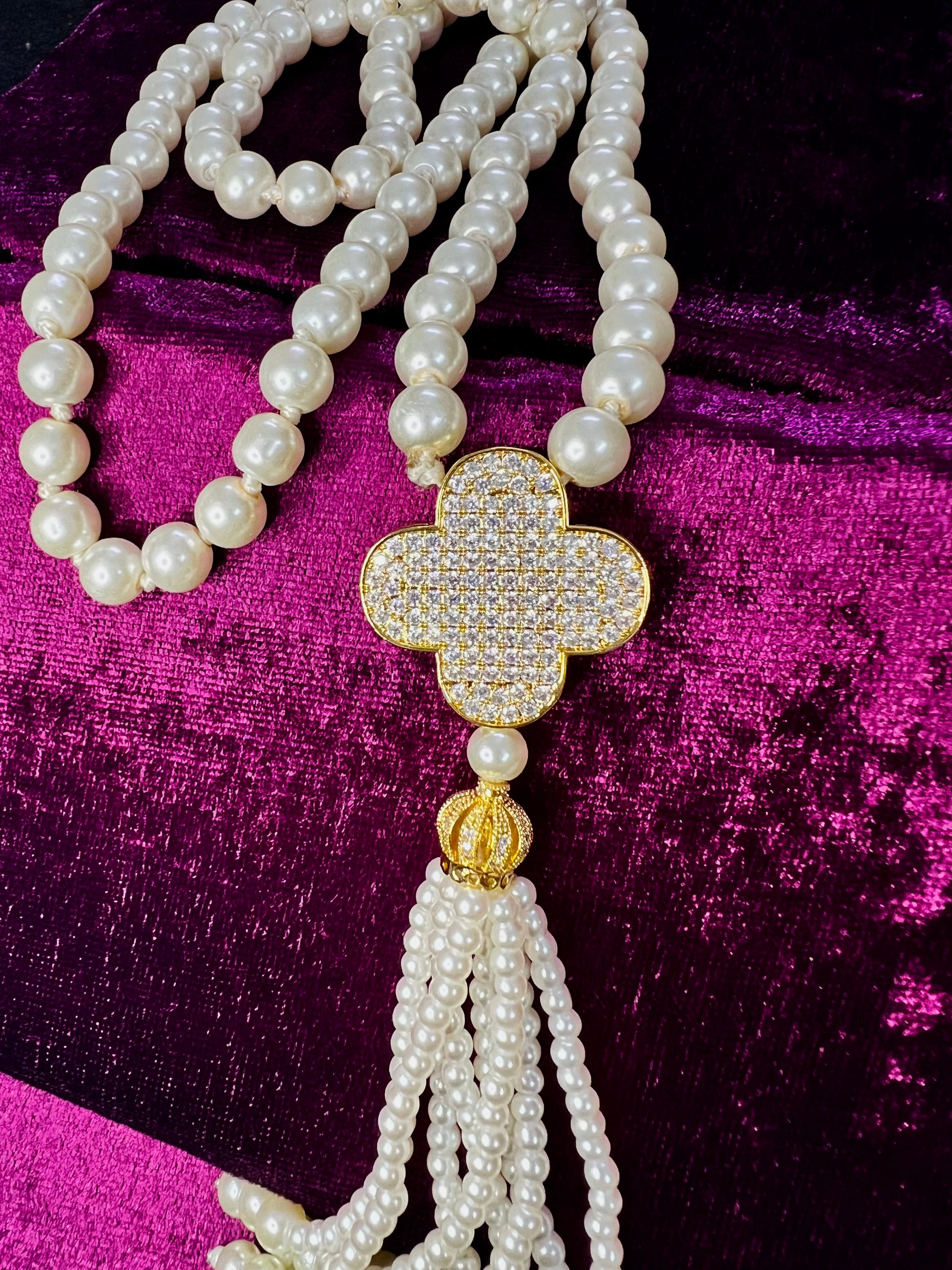 Gold Clover Pearl Maala