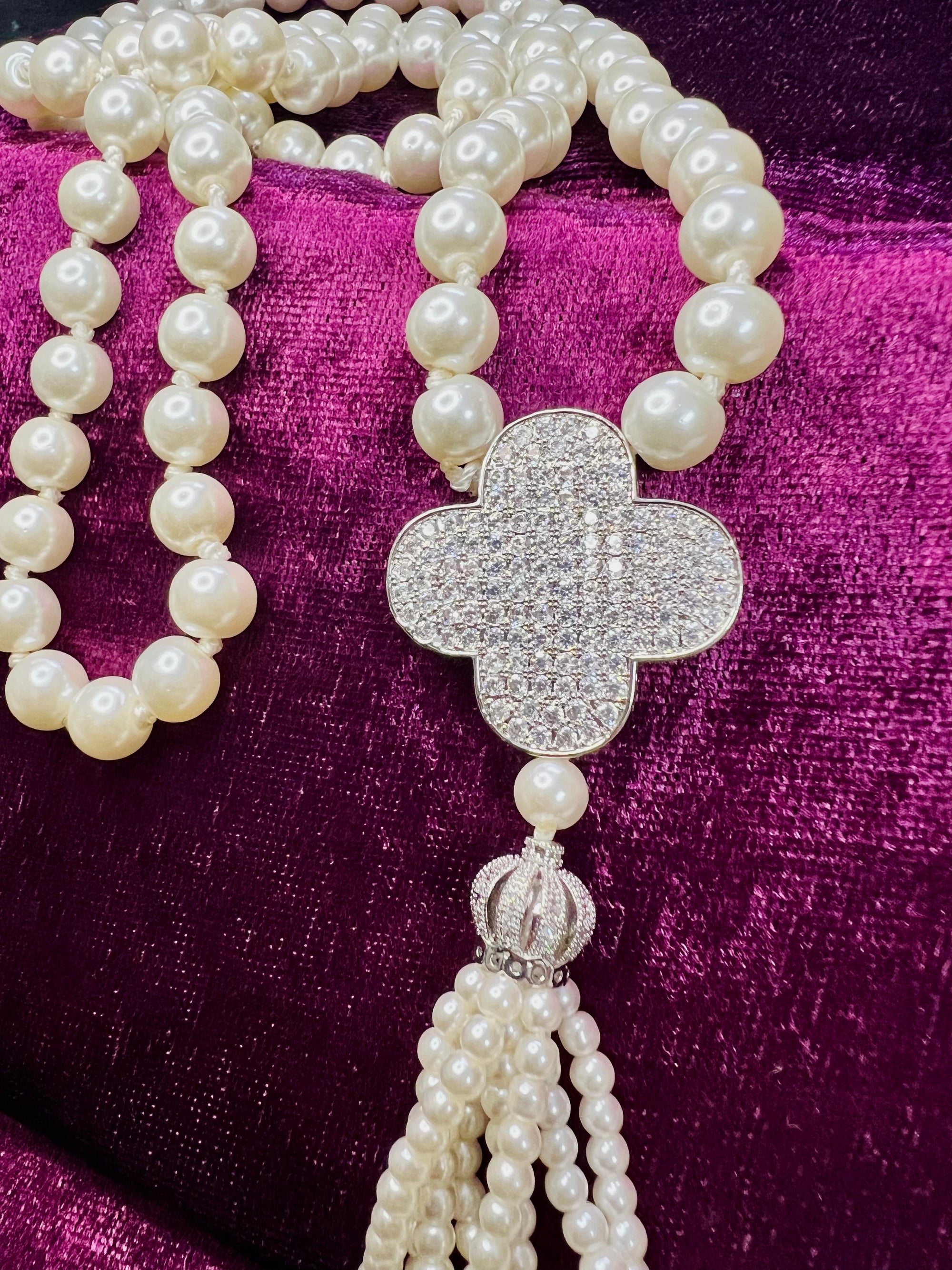 Silver Clover Pearl Maala