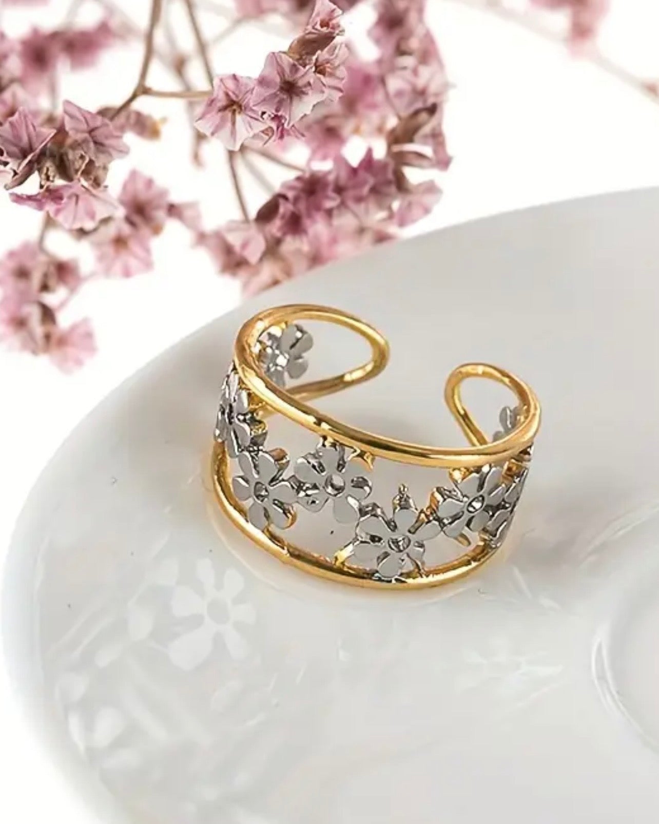 Gulrooh — gold-plated zinc alloy ring by Arayeh, view 7