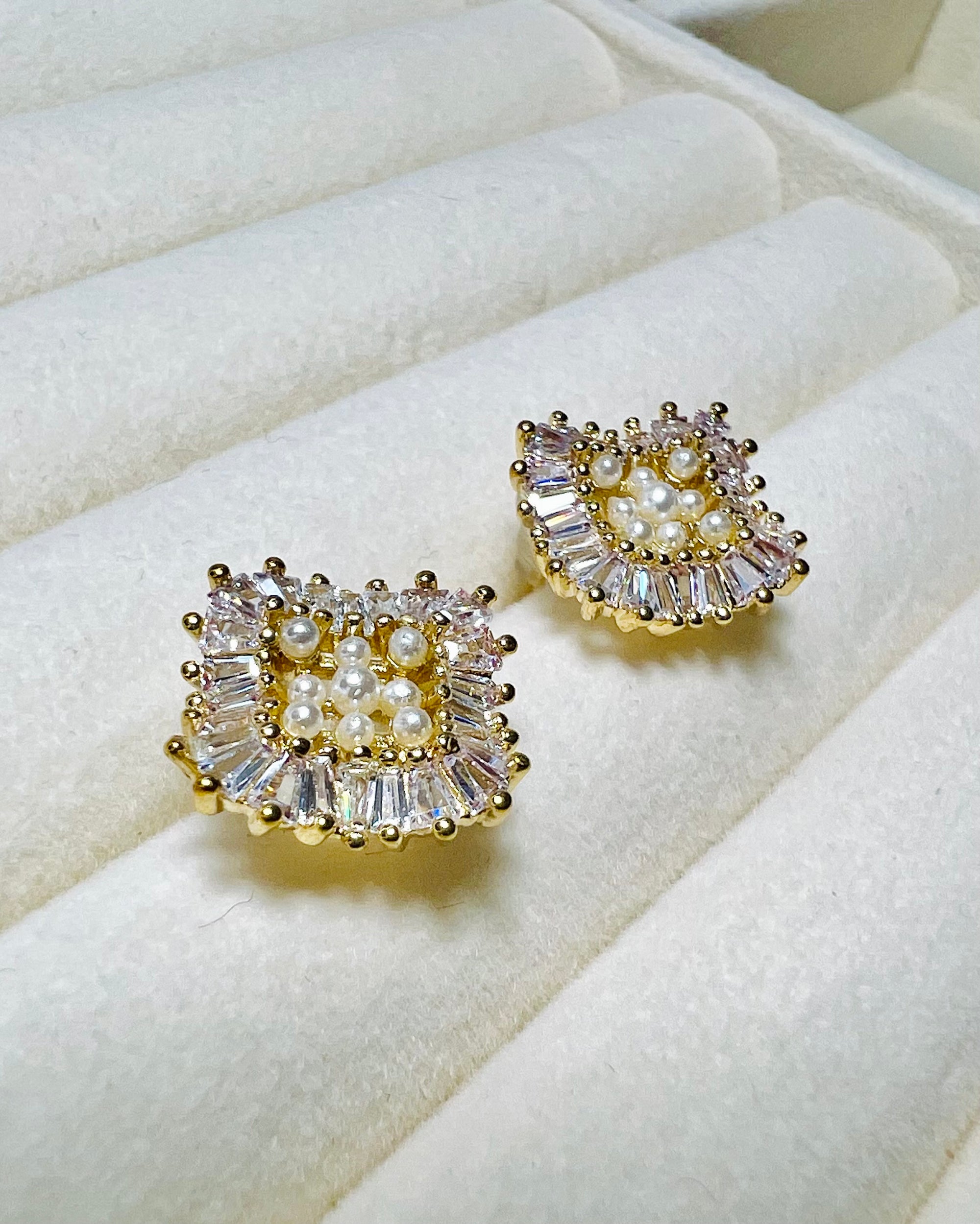 Pearls Halo Studs