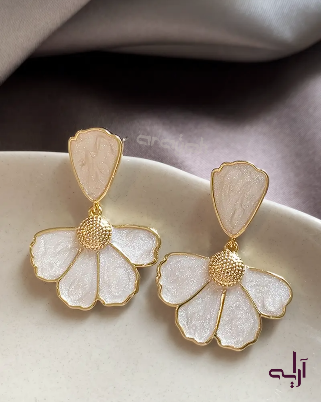 Blanc Bloom Earrings