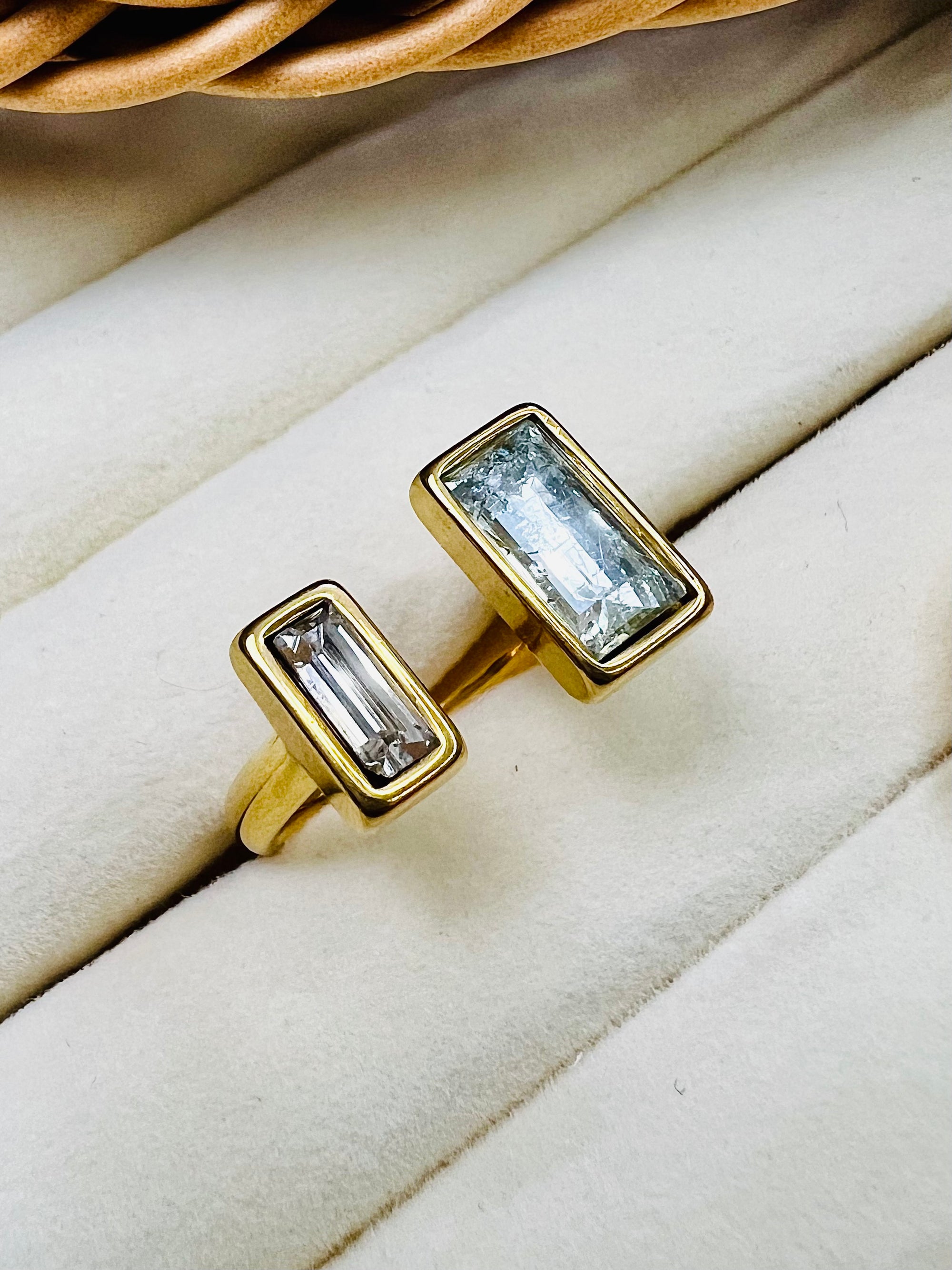 Twin Gleam Crack Shine