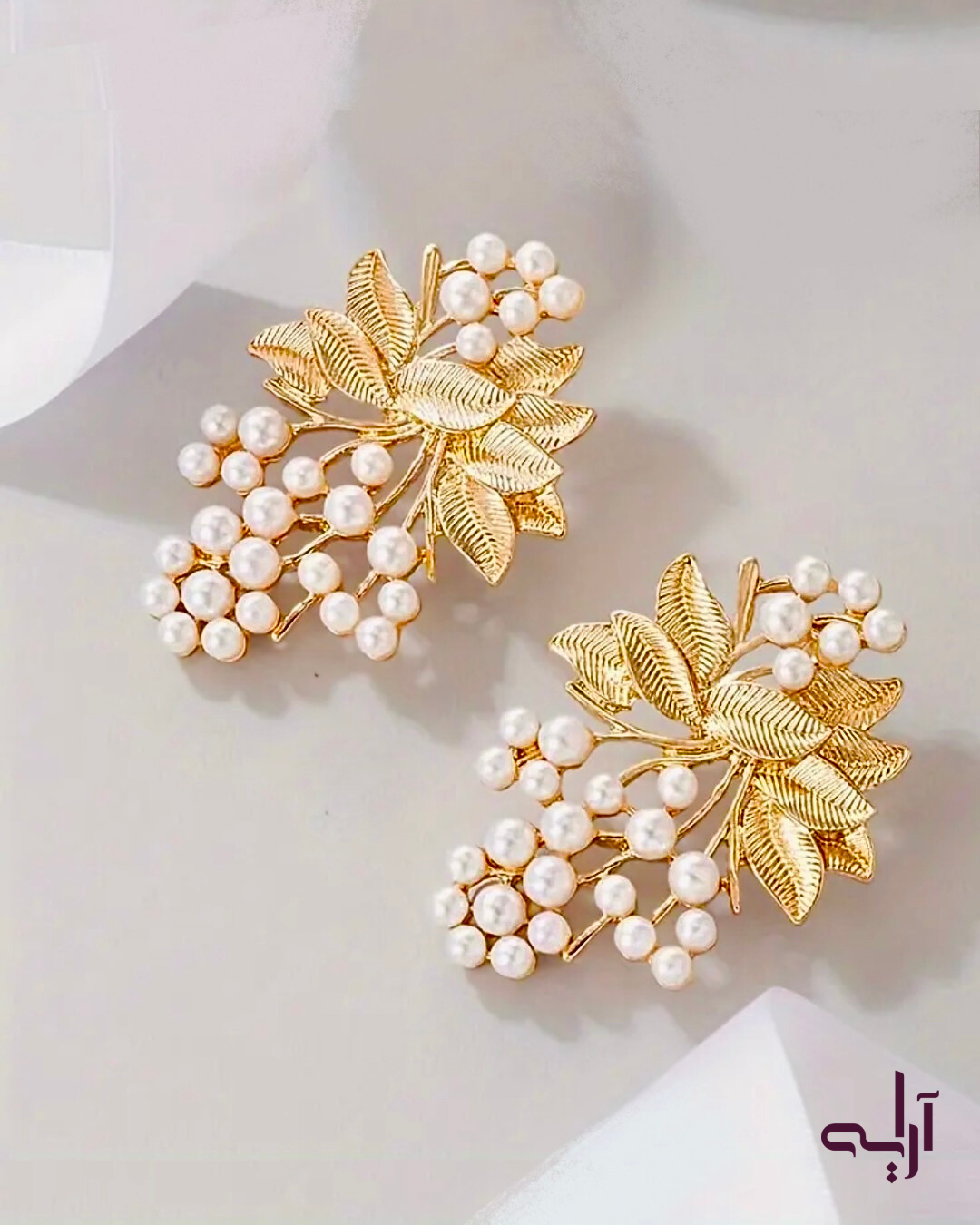 Golden Grapes Pearls