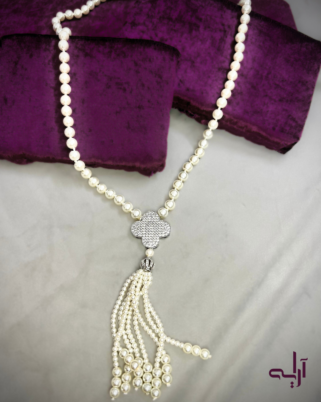 Silver Clover Pearl Maala